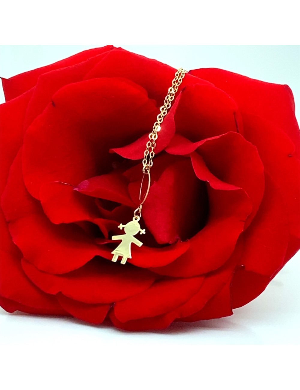 Lantisor cu pandantiv ingeras din aur galben de 14k